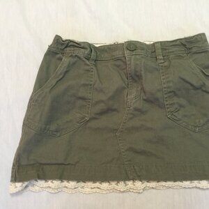 🦜 HM GIRLS SKIRT SIZE 10-11YEARS 🦜